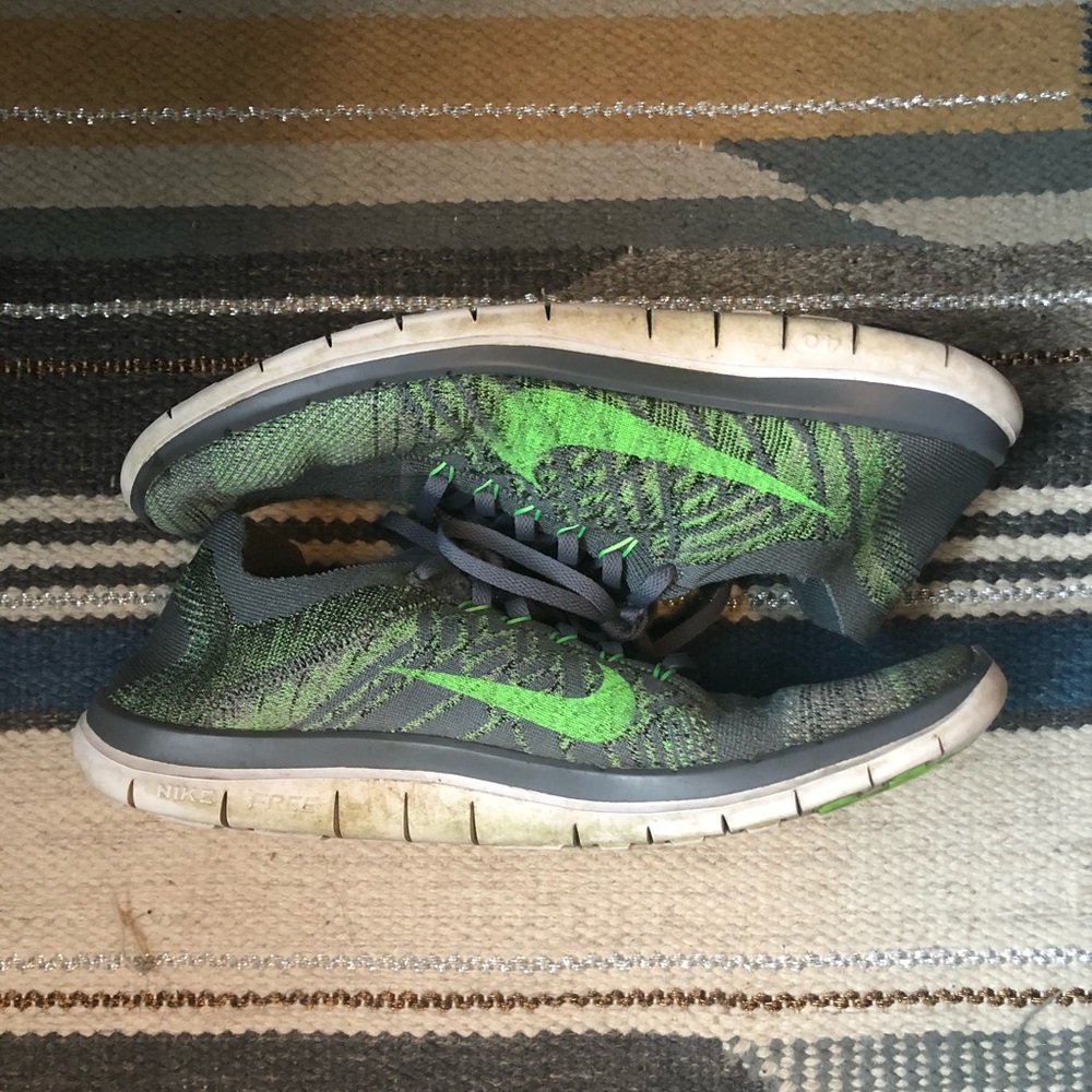 Nike Frees 4.0 Barefoot Ride Flynit Runners